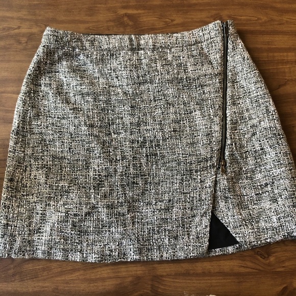 Banana Republic asymmetrical tweed skirt - Picture 3 of 11